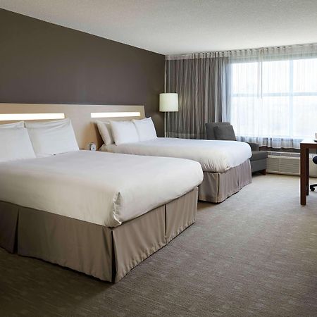 דורבאל Novotel Montreal Aeroport מראה חיצוני תמונה