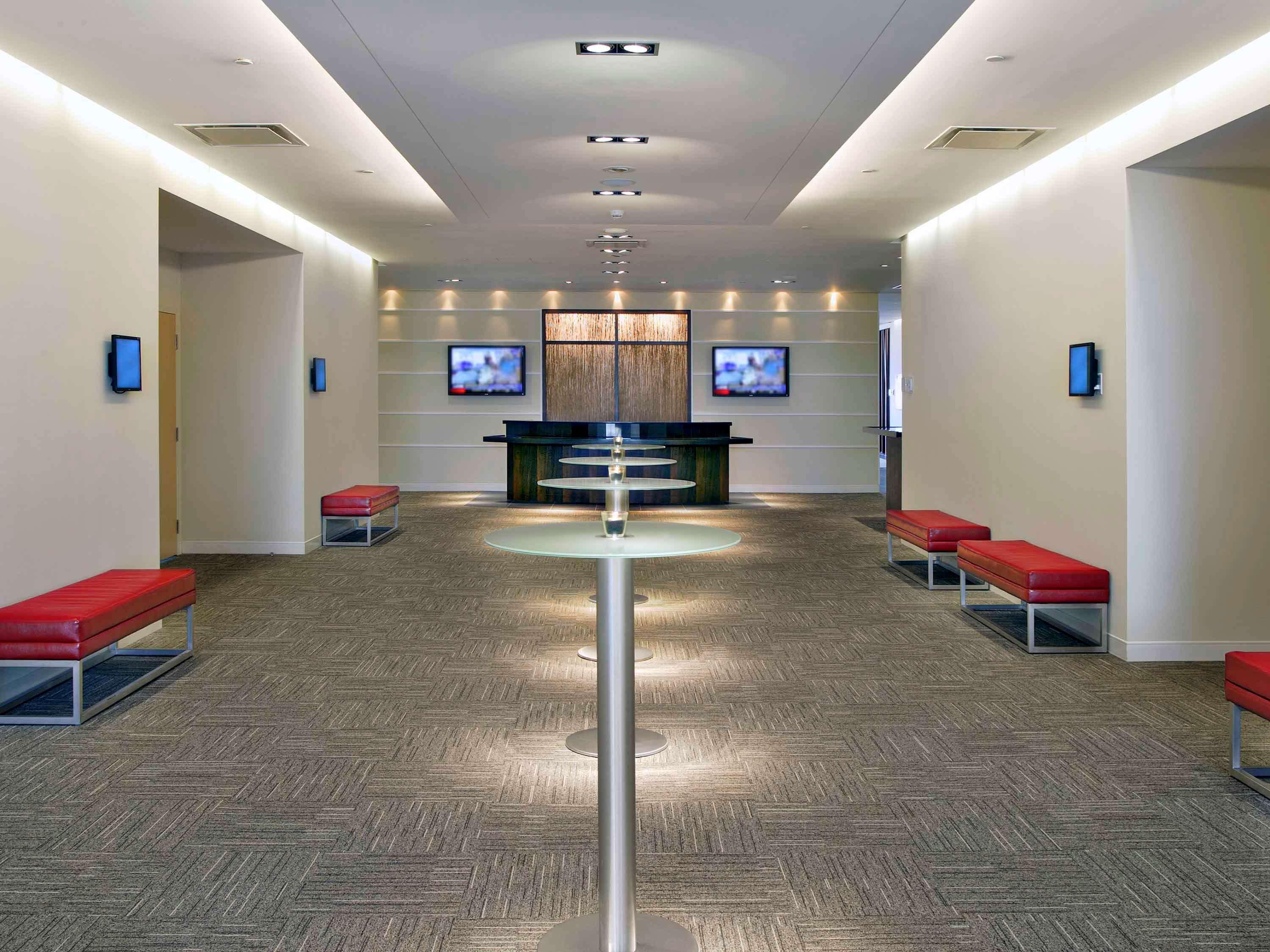 דורבאל Novotel Montreal Aeroport מראה חיצוני תמונה
